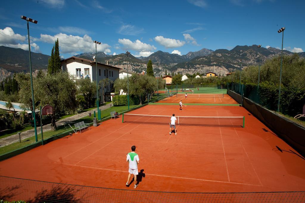 מאלצ'סינה Club Hotel Olivi - Tennis Center מראה חיצוני תמונה