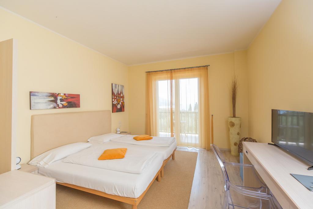 מאלצ'סינה Club Hotel Olivi - Tennis Center מראה חיצוני תמונה